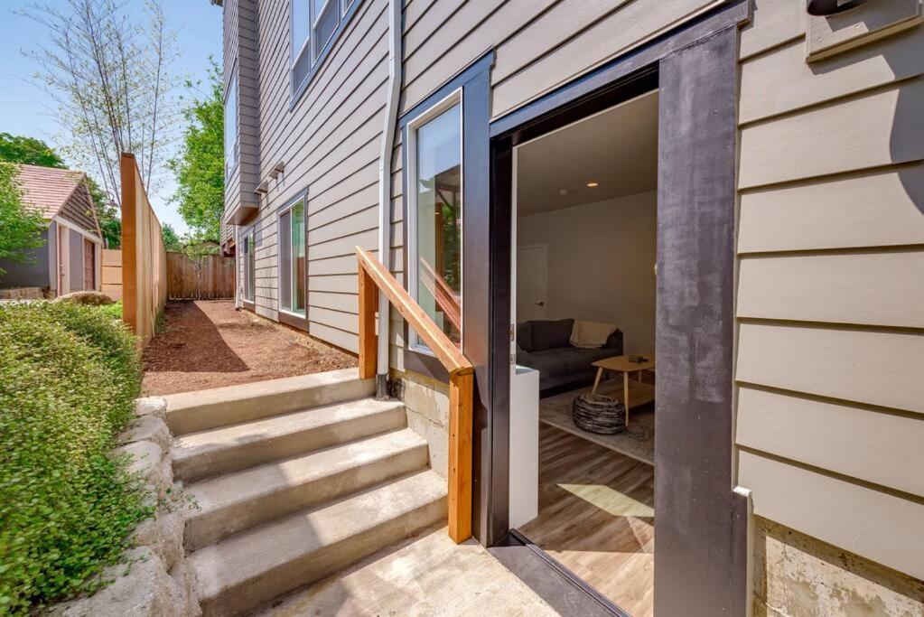 Walkable Apt Next To Restaurants, Bars, And Shops! พอร์ตแลนด์ ภายนอก รูปภาพ
